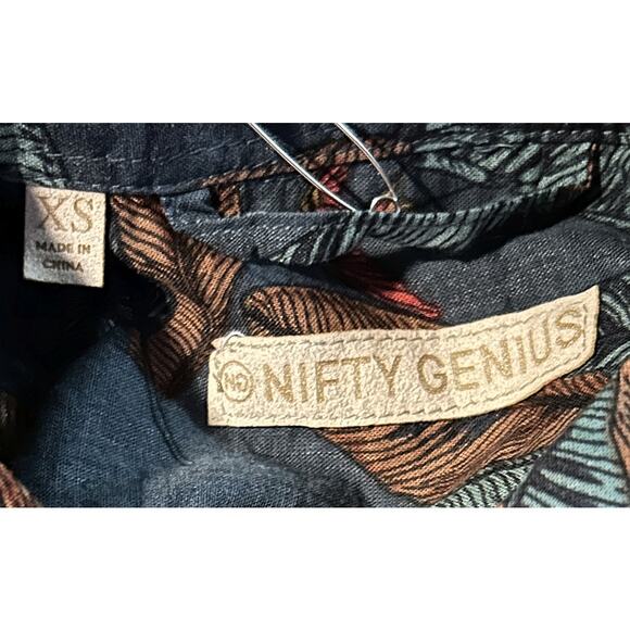 NWT Nifty Genius Short Sleeve Button Down Leaf Print Shirt XS - Picture 7 of 8